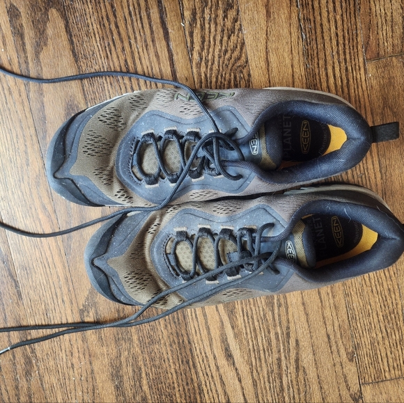 Keen - Picture 3 of 3